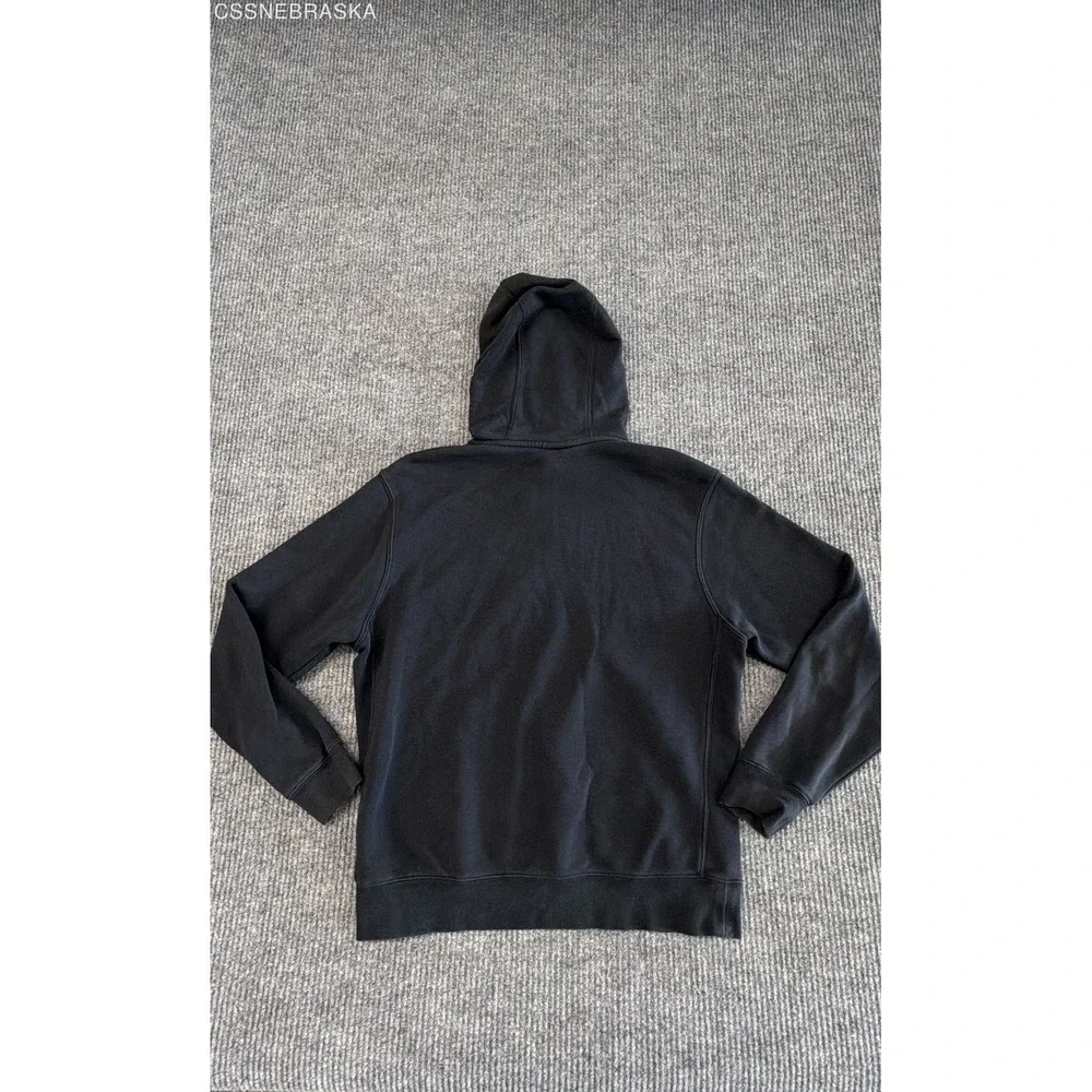Nike Black Mens‎ Pullover Hoodie featuring an embroidered logo - Size M